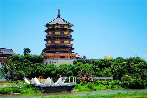 在和硕县可以开几家牛爸爸牛肉面加盟店，在和硕县加盟牛肉面店投资前景有哪些